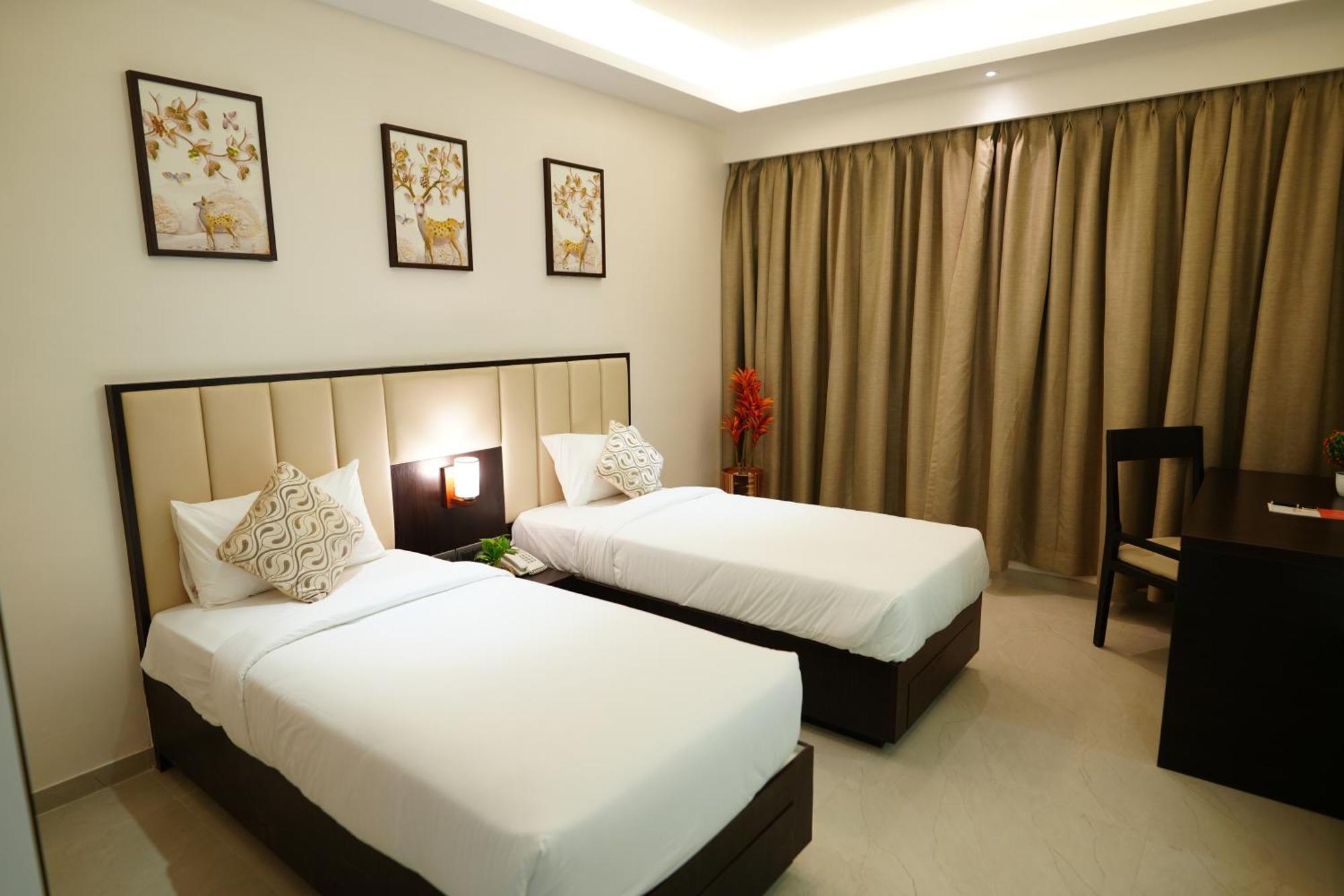 Hotel Grand Visava Lonavala Eksteriør billede
