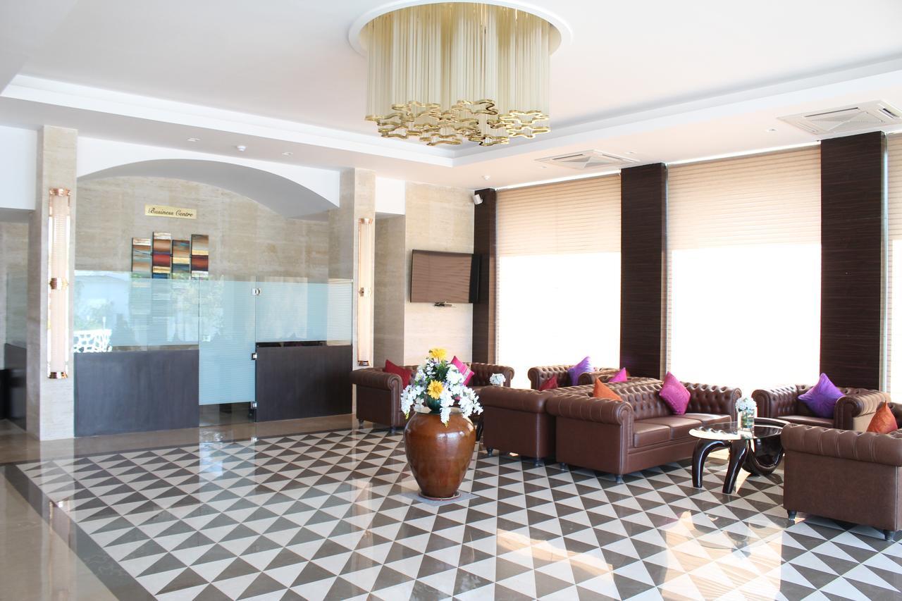 Hotel Grand Visava Lonavala Eksteriør billede