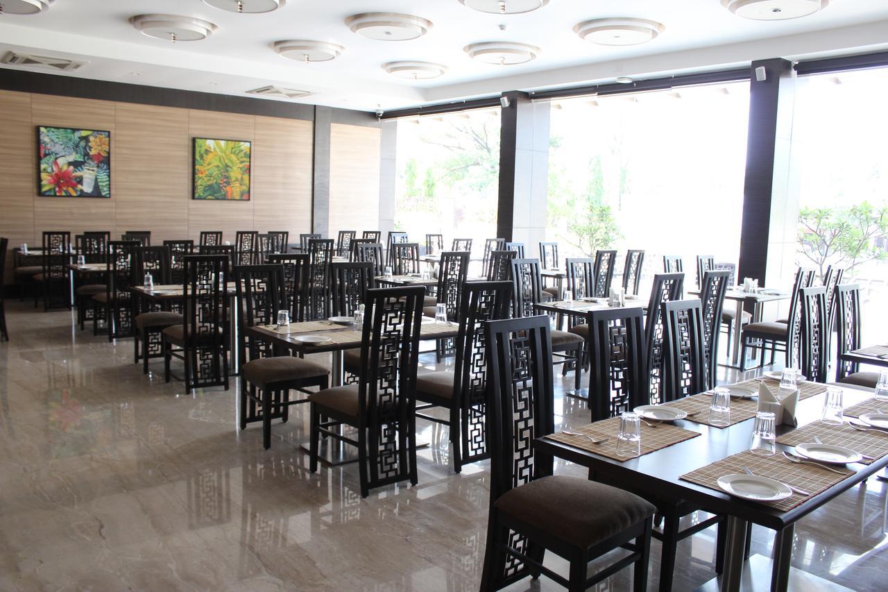 Hotel Grand Visava Lonavala Eksteriør billede